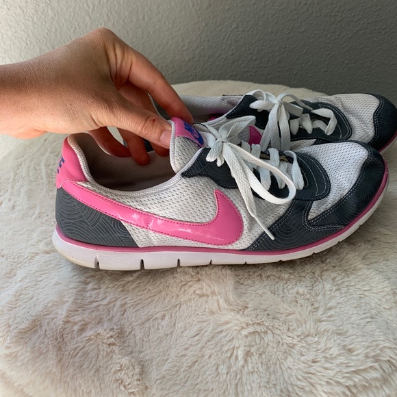 Nike Eclipse Gray and Pink shoes 👟 - Picture 3 of 8